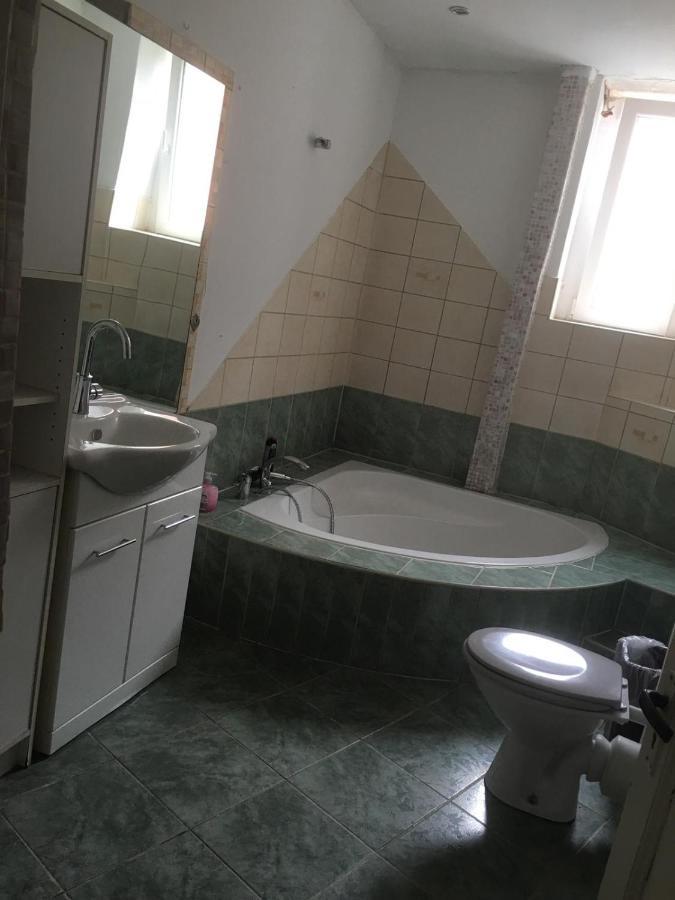 Zimmer In Kaiserslautern Exterior foto